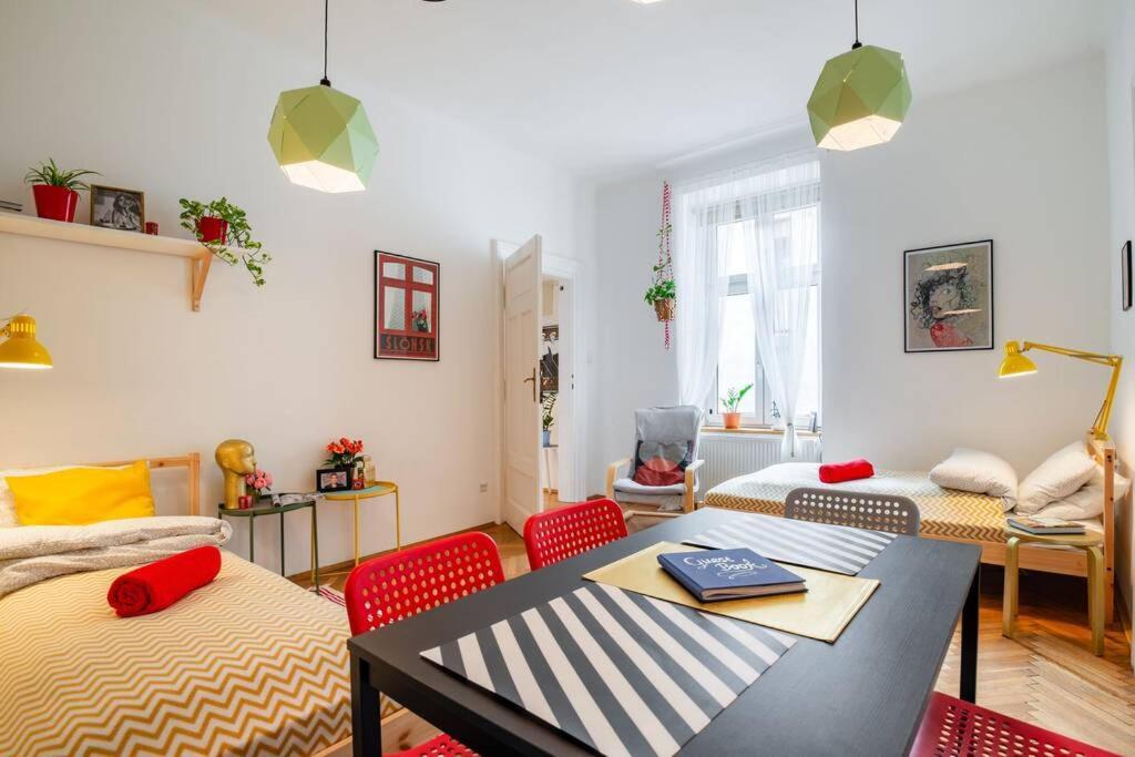 Blue Peace-Apartment With Free Parking In Center For 1-6 People كراكوفيا المظهر الخارجي الصورة