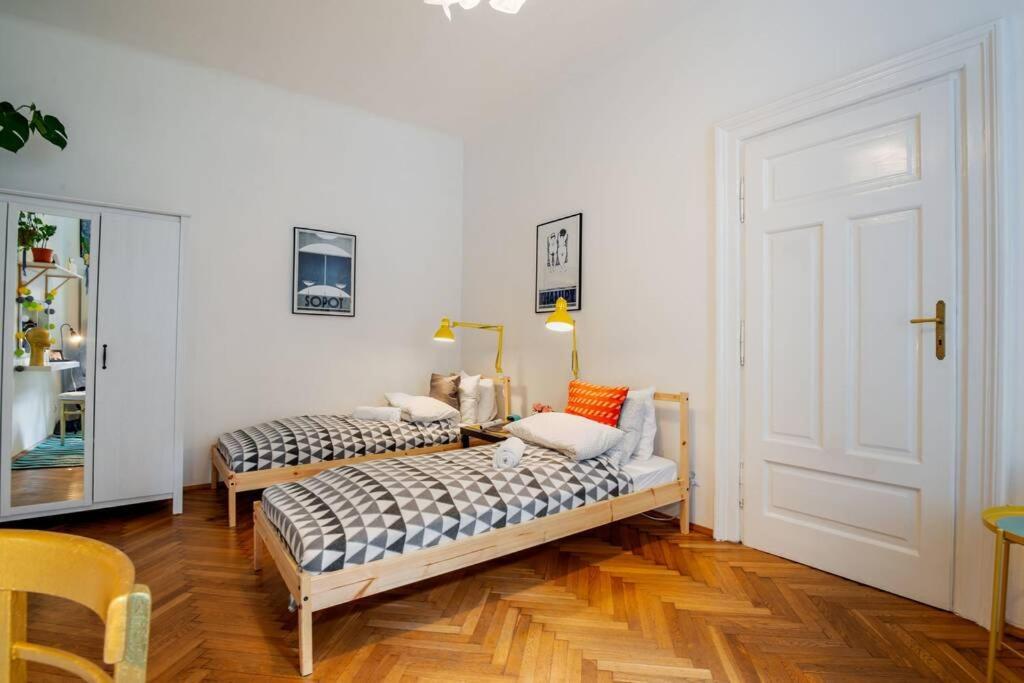 Blue Peace-Apartment With Free Parking In Center For 1-6 People كراكوفيا المظهر الخارجي الصورة